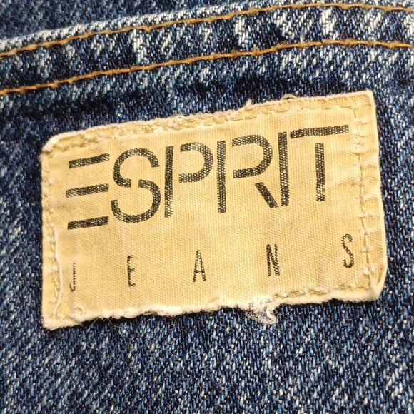 Esprit - Picture 3 of 4